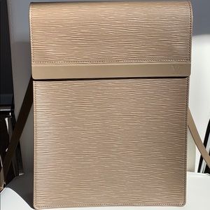 Louis Vuitton Ramatuelle Poivre bag.